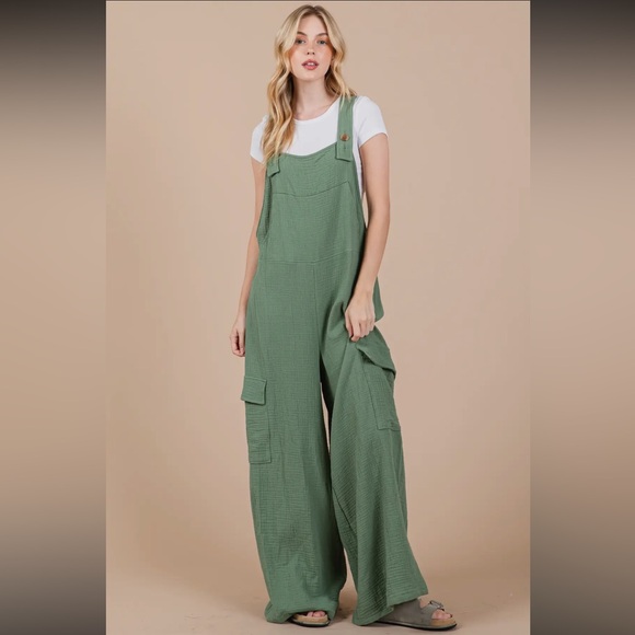 01 Fabulous Solid Textured Wide Leg Jumpsuit - Picture 2 of 3